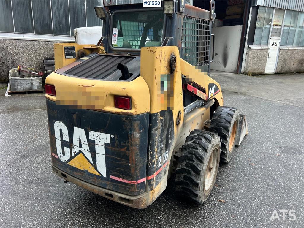 CAT 226 2003 21550 226 2003 1 image 10
