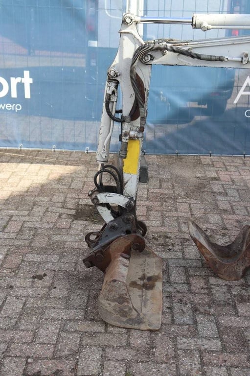 Mini excavator Takeuchi TB108 Diesel 2006 2006 TB108 2006 1 image 11