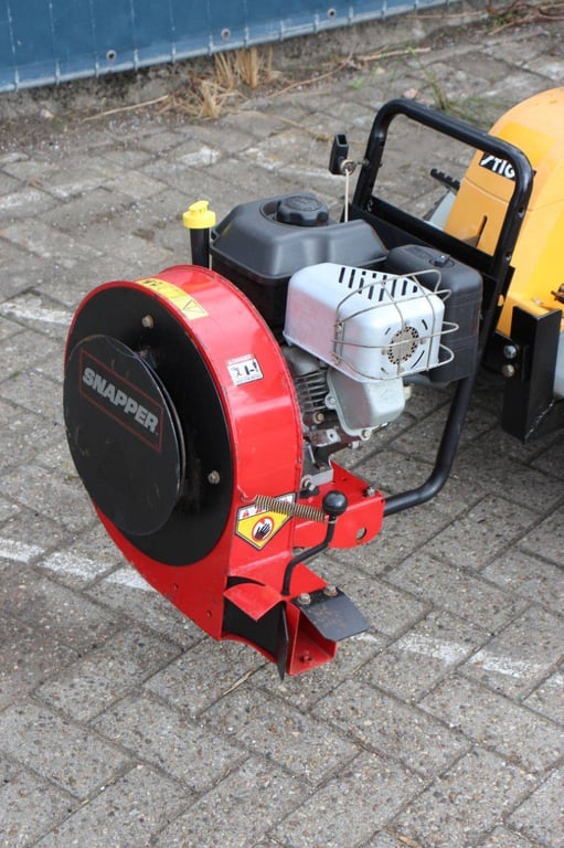 Stiga Park P901 Petrol 12.5hp 2013 Riding Mower with Leaf Blower 2013 Stiga Park P901 2013 1 image 9