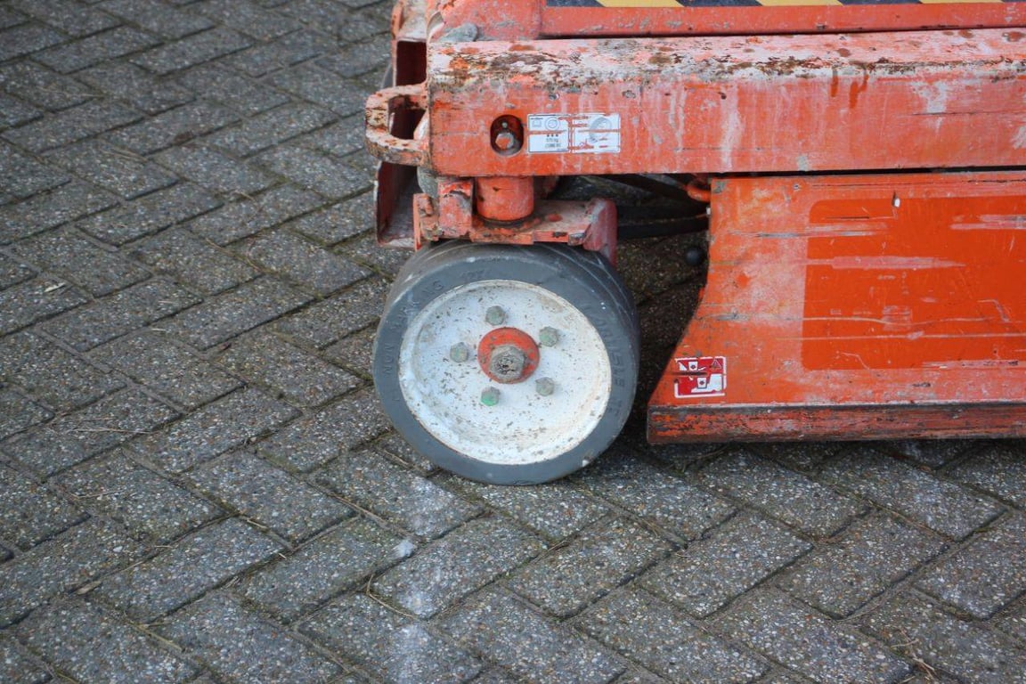 Scissor Lift Skyjack Electric 1 Scissor Lifts image 11