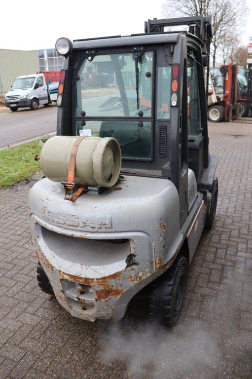 Forklift Nissan 30 LPG 2850kg 30 1 Forklift image 5