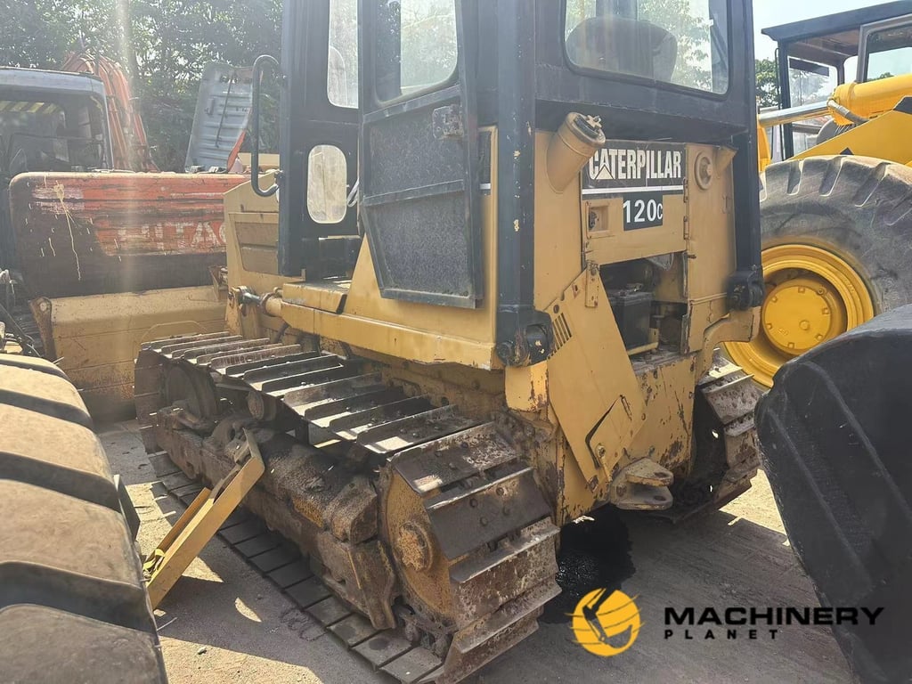 D4C Caterpillar Used Bulldozer good price D4C 2017 1 Dozers image 3