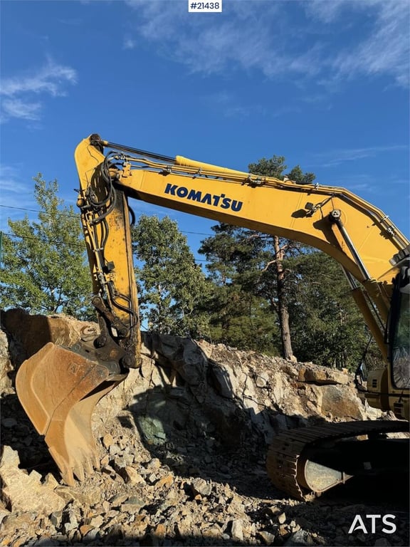 Komatsu PC210LC-8 Crawler Excavator w/ 2 Buckets, Tilt and 2013 21438 PC210LC-8 Crawler Excavator w/ 2 Buckets, Tilt and 2...