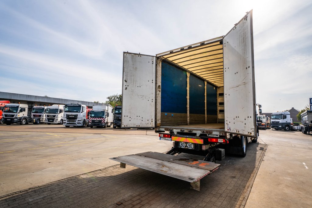 RENAULT PREMIUM 380 DXI+ DHOLLANDIA 2012 E64437 Renault PREMIUM 380 DXI+ DHOLLANDIA 2012 1 image 10