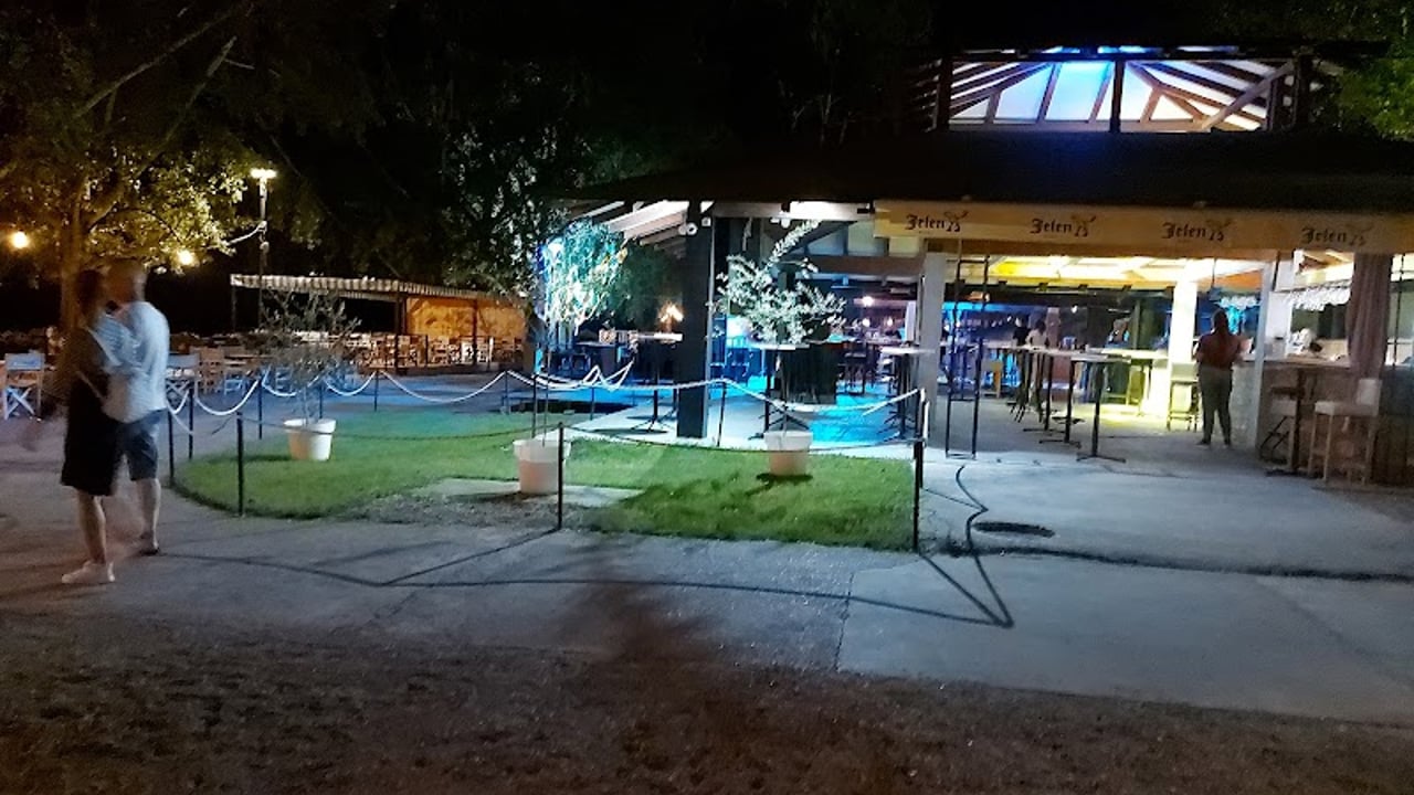 Stella Beach bar