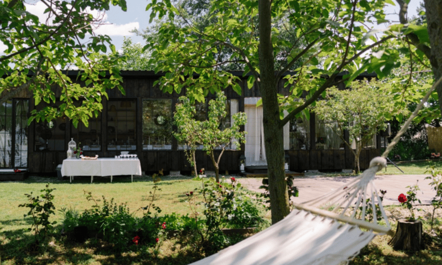 Event poster: Investment picnic at Club de H