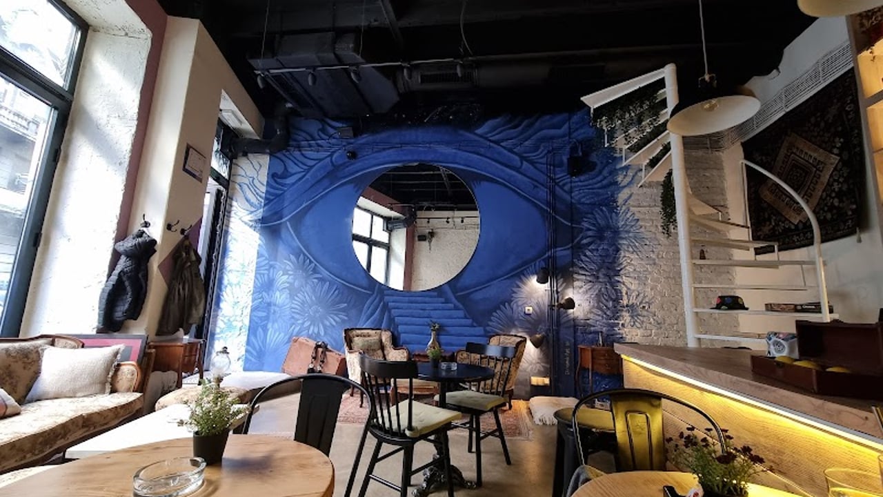 Shroom's Bar