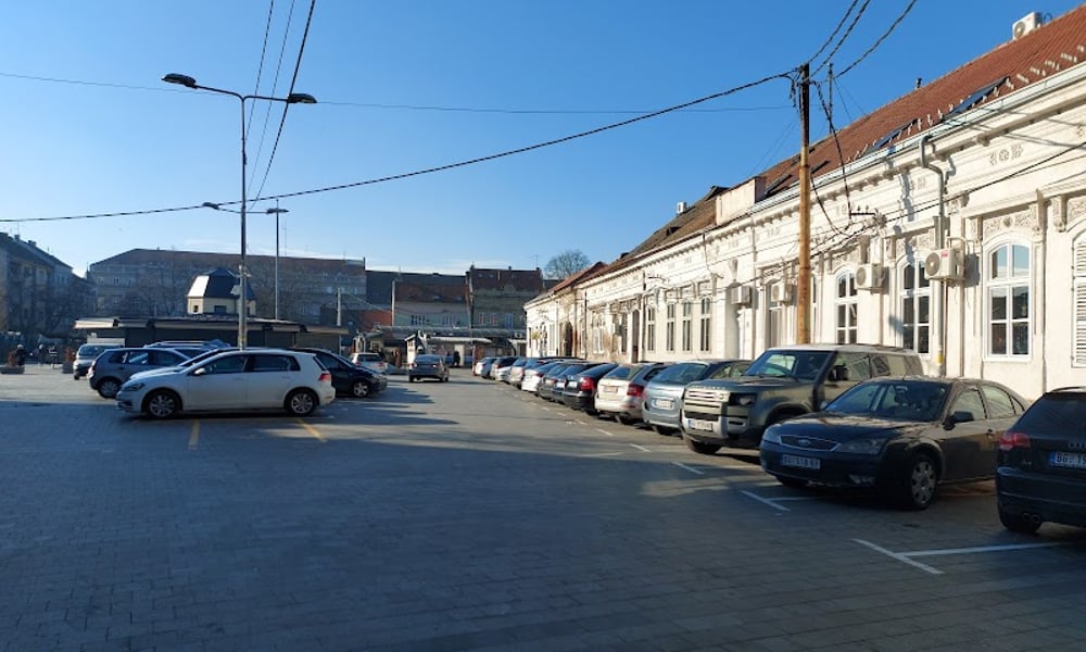 Паркинг у Башни Гардош