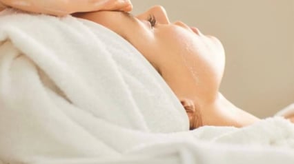 Yüzün kendi kendine masajı üzerine ustalık sınıfı