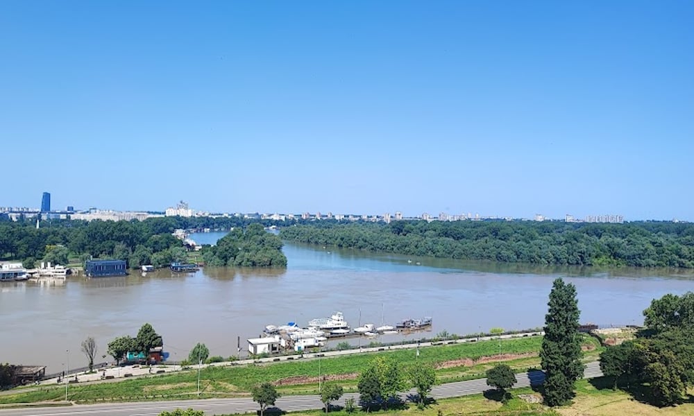 Баскетбольная площадка в парке Ушче