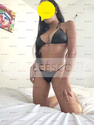3054854315 Bienvenidos mis amores, mi nombre es Rosario de 23 años, muy ardiente y complaciente,servicios Virtuales, desde 35 XXX.