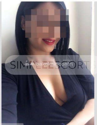 3895159806 27enne, commessa di bell'aspetto