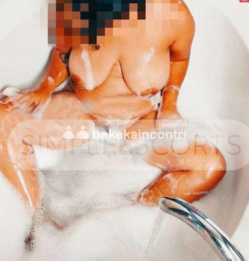 3533556787 Giochini da far perdere la testa con un italiana irresistibile