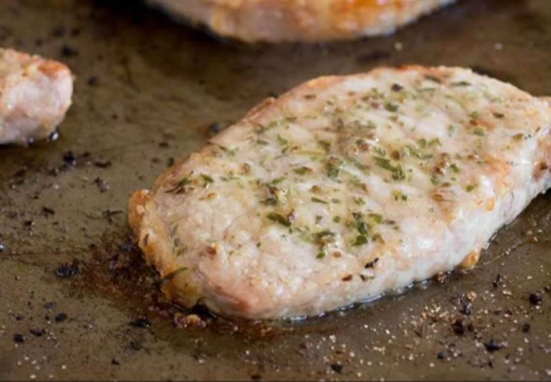 Simple Broiled Pork Chops