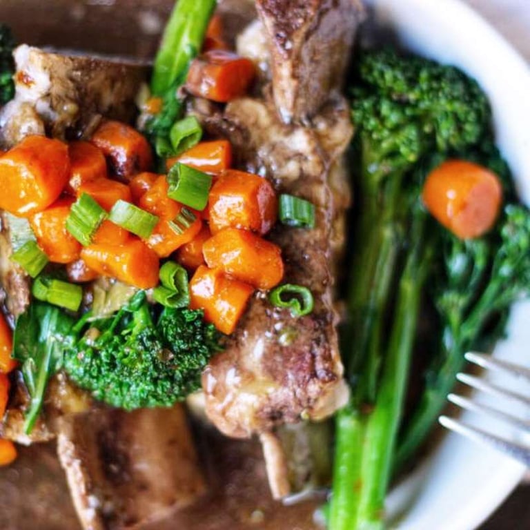 Slow Cooker Sesame Ginger Short Ribs with Broccolini and Carrots