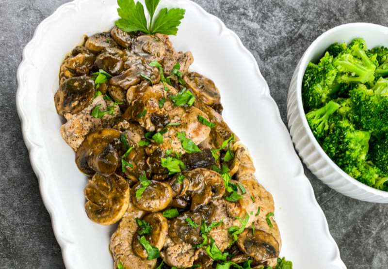 Pork Scallopini with Mushroom Gravy