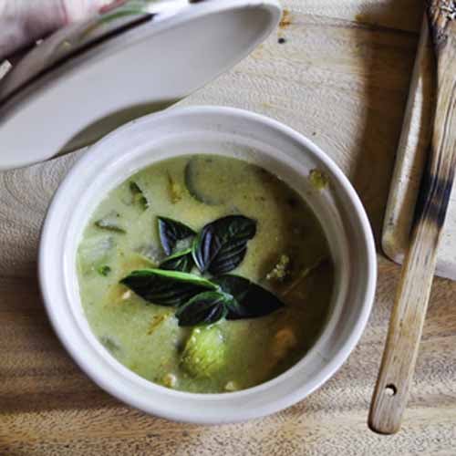 Green Curry with Mushrooms and Sugar Snap Peas