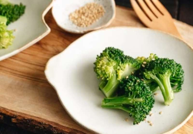 Broccoli Blanched with Sesame Oil