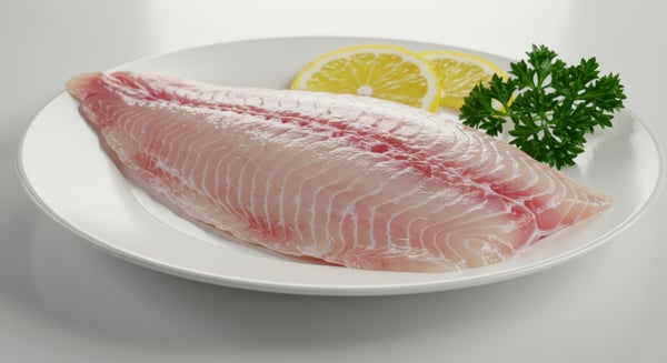 FILÉ DE PEIXE CRU COM LIMÃO E SALSA FRESCA