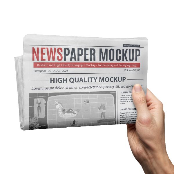 MÃOS SEGURANDO JORNAL PSD EDITÁVEL MOCKUP