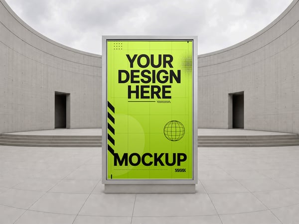POSTER MOCKUP EM PÁTIO BRUTALISTA VISTA FRONTAL