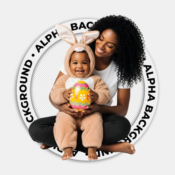 CRIANÇA NEGRA NO COLO DA MÃE NEGRA COM UMA FANTASIA DE COELHINHO DA PÁSCOA SENTADA SEGURANDO UM OVO DA PÁSCOA 02