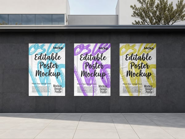Tres posters mockup na parede de museu area externa
