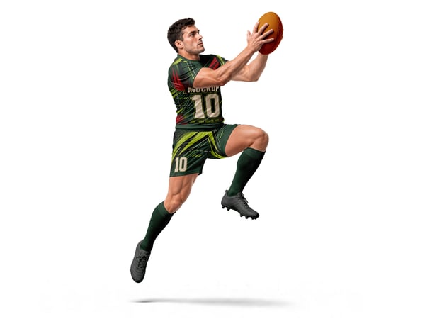 UNIFORME DE RUGBY MOCKUP EM JOGADOR SALTANDO BOLA EM MÃOS
