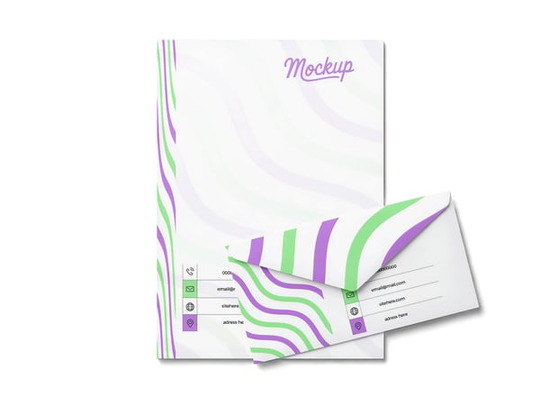 Papel timbrado e envelope mockup em superfície plana vista superior