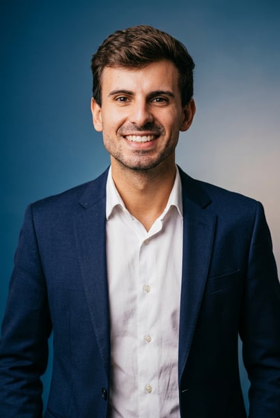 Prompt Editável para Político Eleição Deputado em estúdio fotográfico ensaio político