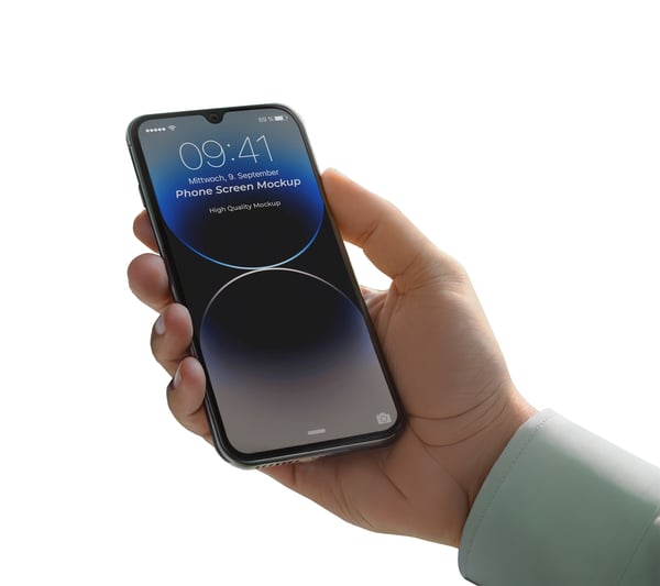 MÃOS SEGURANDO UM CELULAR PSD EDITÁVEL MOCKUP