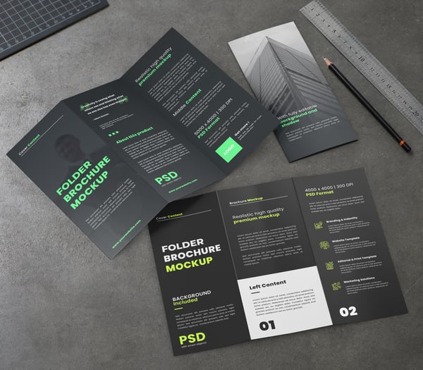 PANFLETO COM TRÊS DOBRAS PSD EDITÁVEL MOCKUP