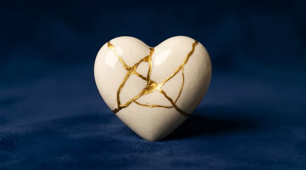 CORAÇÃO KINTSUGI RESILIÊNCIA OURO ESTÚDIO 01 2