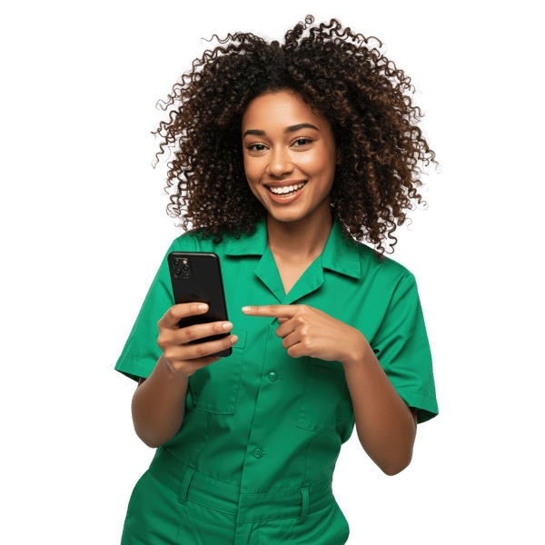 MULHER-NEGRA-SORRIDENTE-SEGURANDO-CELULAR-2