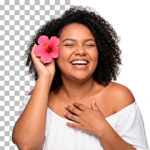 IMAGEM PARA COMPOSIÇÃO MULHER SORRIDENTE COM FLOR NA MÃO EM PNG TRANSPARENTE