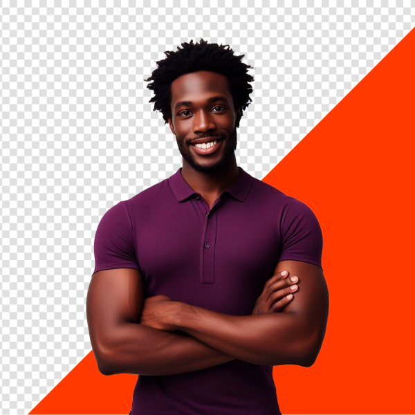 JOVEM SENTADO COM CAMISA ROXA E  BRAÇOS CRUZADOS