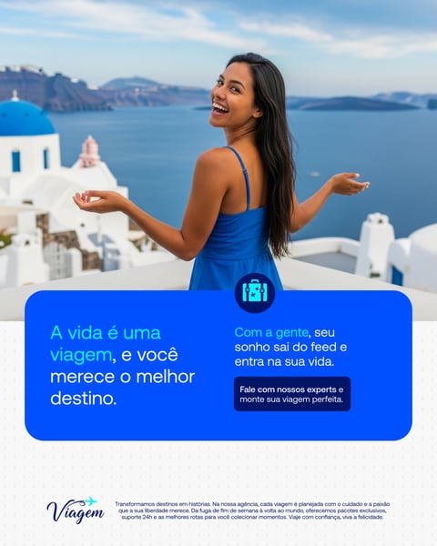Mulher Feliz Em Santorini, Grécia. Viagem De Verão Paradisíaca Social Media PSD Editável