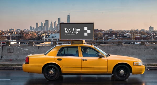 ANÚNCIO EM TAXI MOCKUP PSD EDITÁVEL