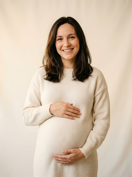 Mulher grávida segurando o barriga 1
