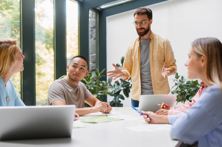 Estrategias de sostenibilidad y planes ESG sectoriales