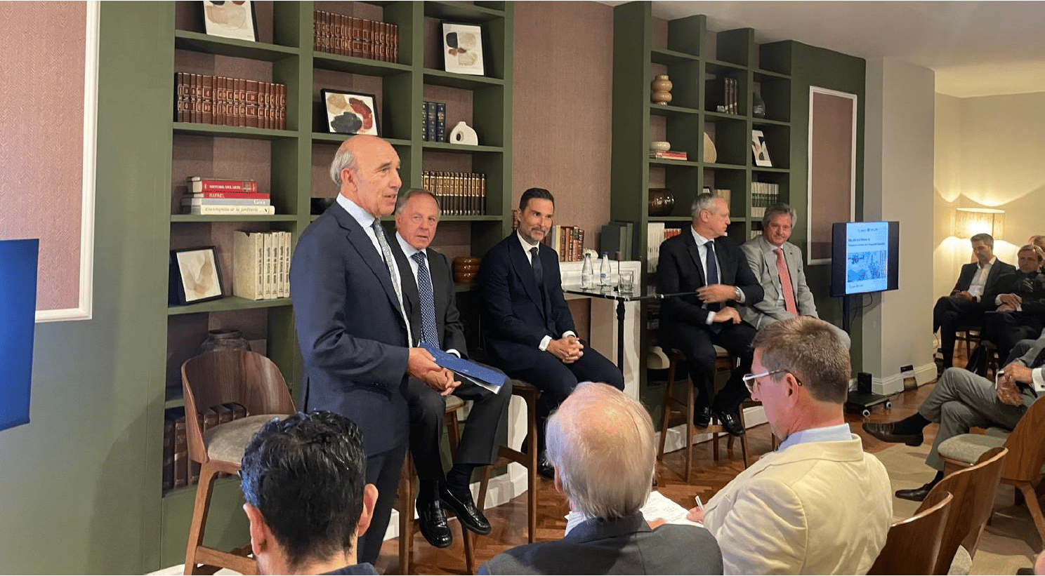Foto evento defensa spaincap valora Senén.png