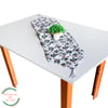 TRILHO MESA 32 CMX1,80 M NATAL BRANCO COM FOLHAS E FRUTOS GLITTER COM PENDENTE