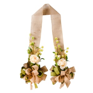 ESCAPULÁRIO / GUIRLANDA 1,60 M ROSA BRANCA COM LAÇO VERDE