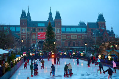 Skaters at the Rijksmuseum