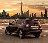RENAULT DUSTER BLACK