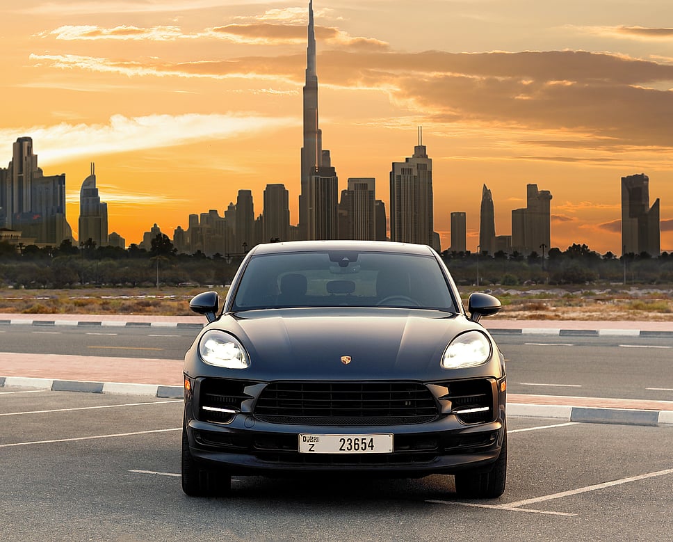 PORSCHE MACAN