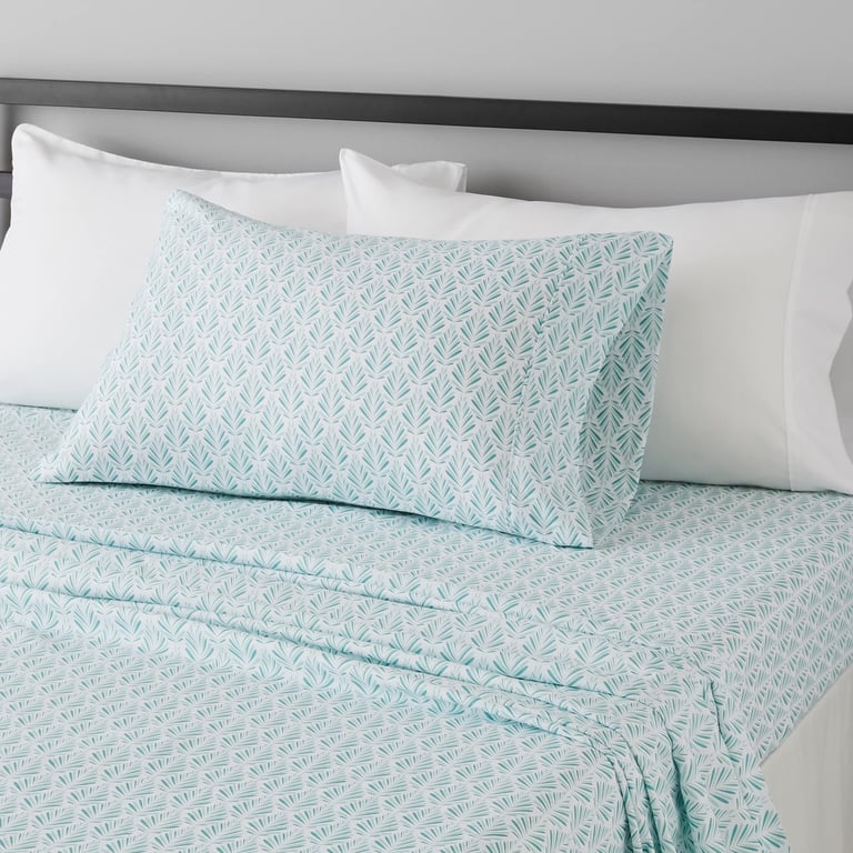 Amazon Basics Twin Aqua Bed Sheet Set