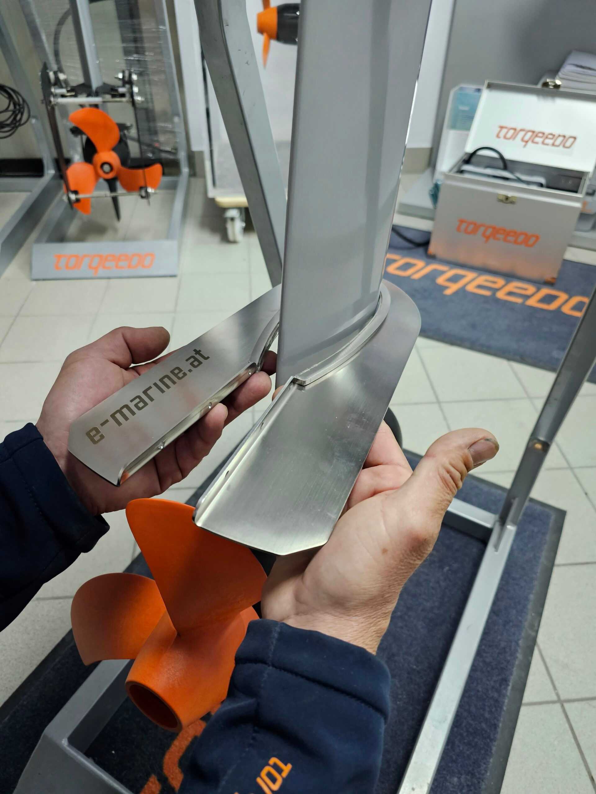 Installazione della piastra di cavitazione Torqeedo Travel XP