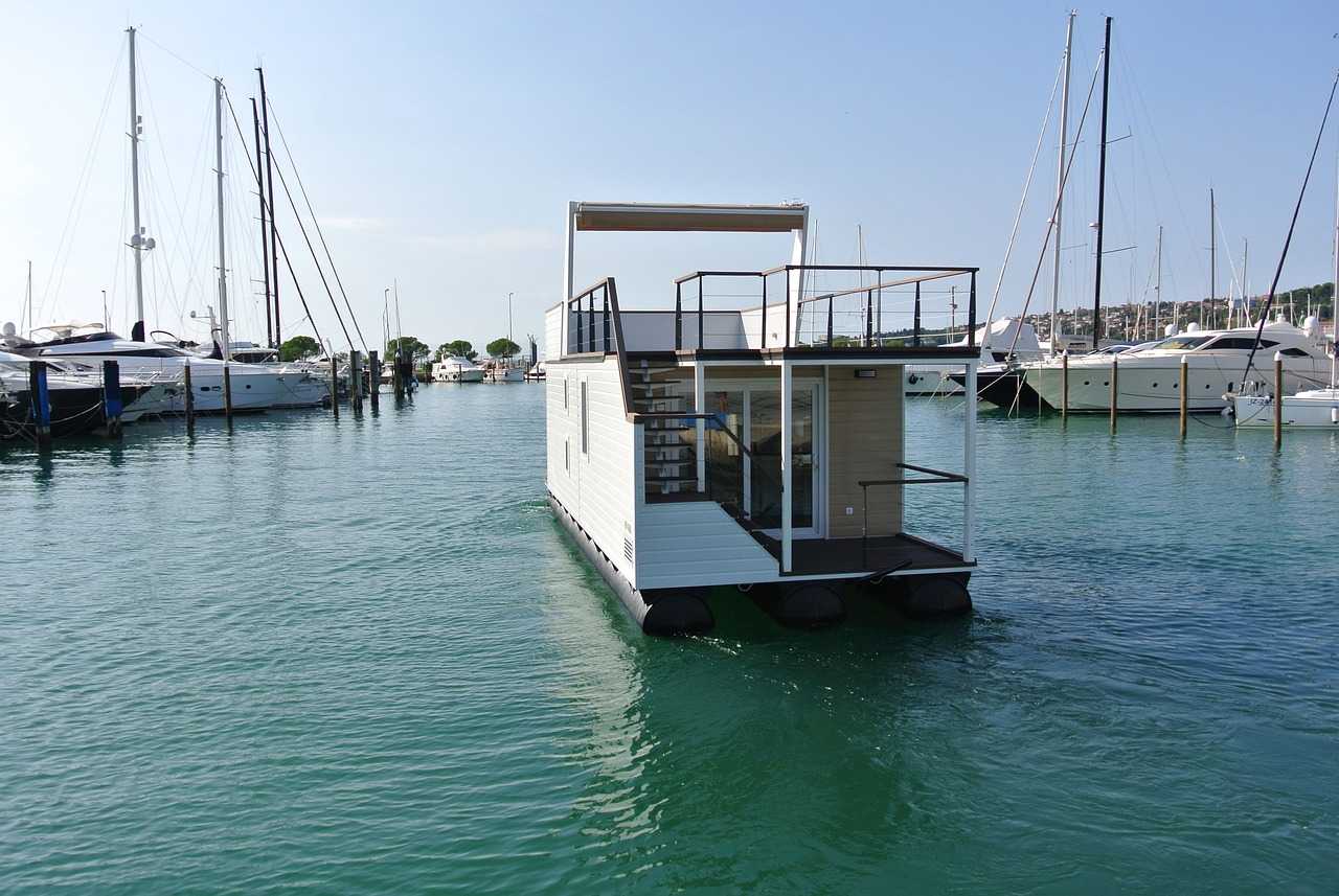 Electric houseboats - Progress through technology