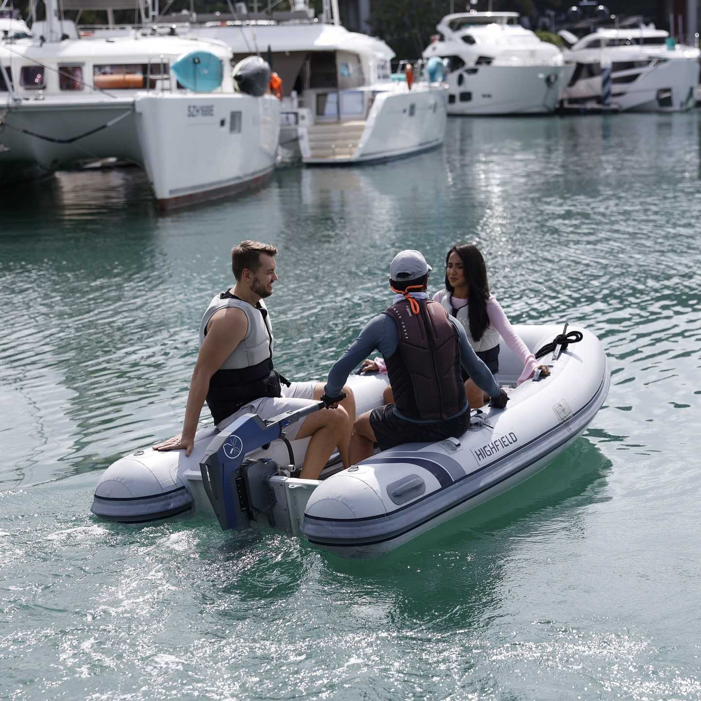 Contact and ordering of Momentum Marine outboards